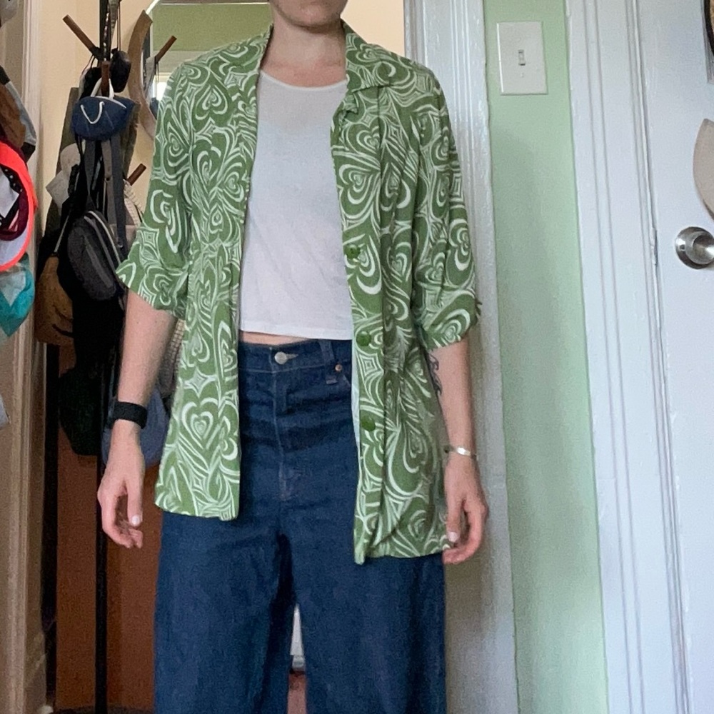 Lisa says gah green patterned button down